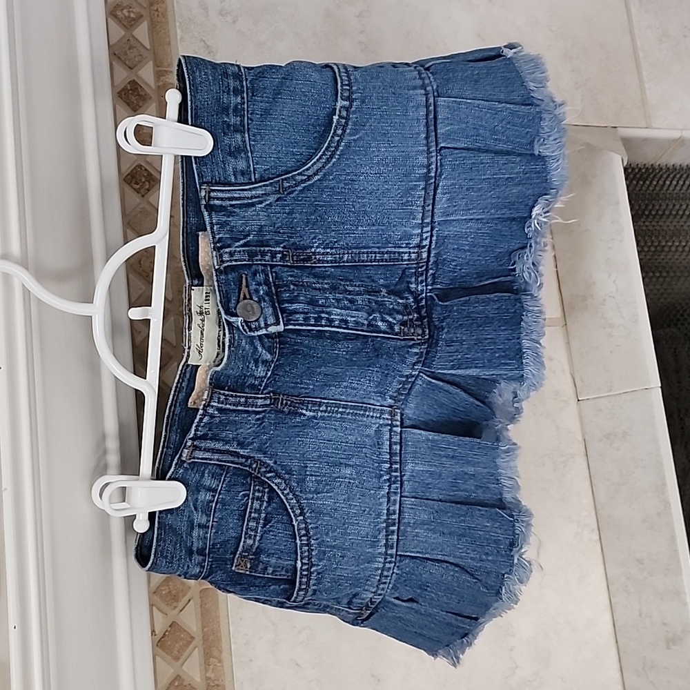 💙 ABERCROMBIE Ruffle Denim Mini Skirt 💙